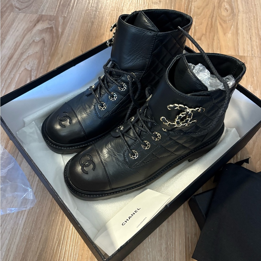 CHANEL Black Leather Combat Boots Eu 40